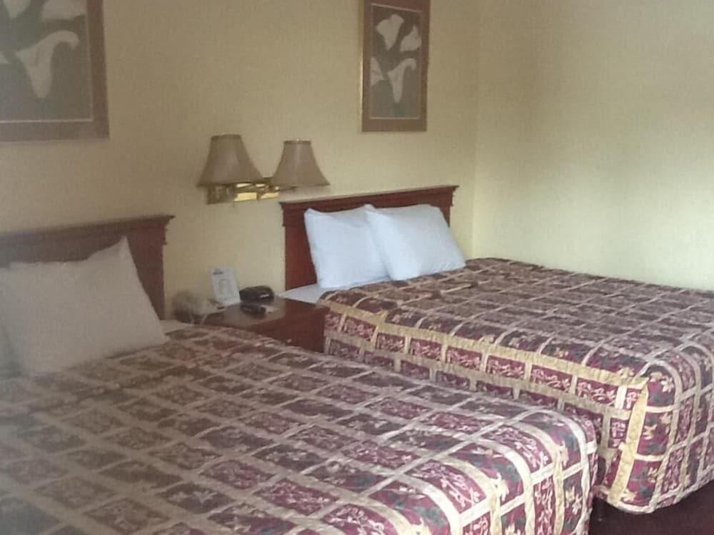 Days By Wyndham Yuba Motel 2*